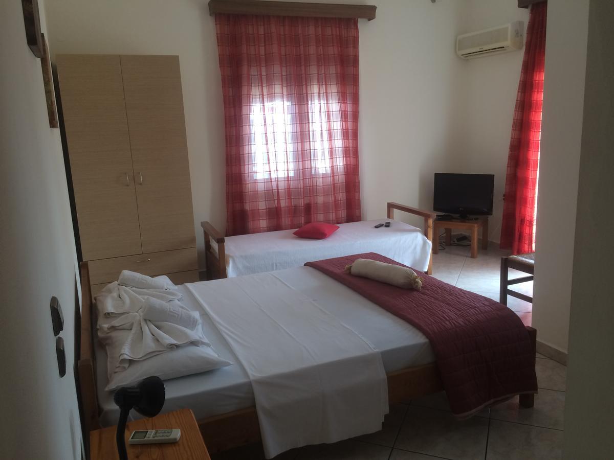 Molos Beach Rooms Kíssamos Eksteriør bilde