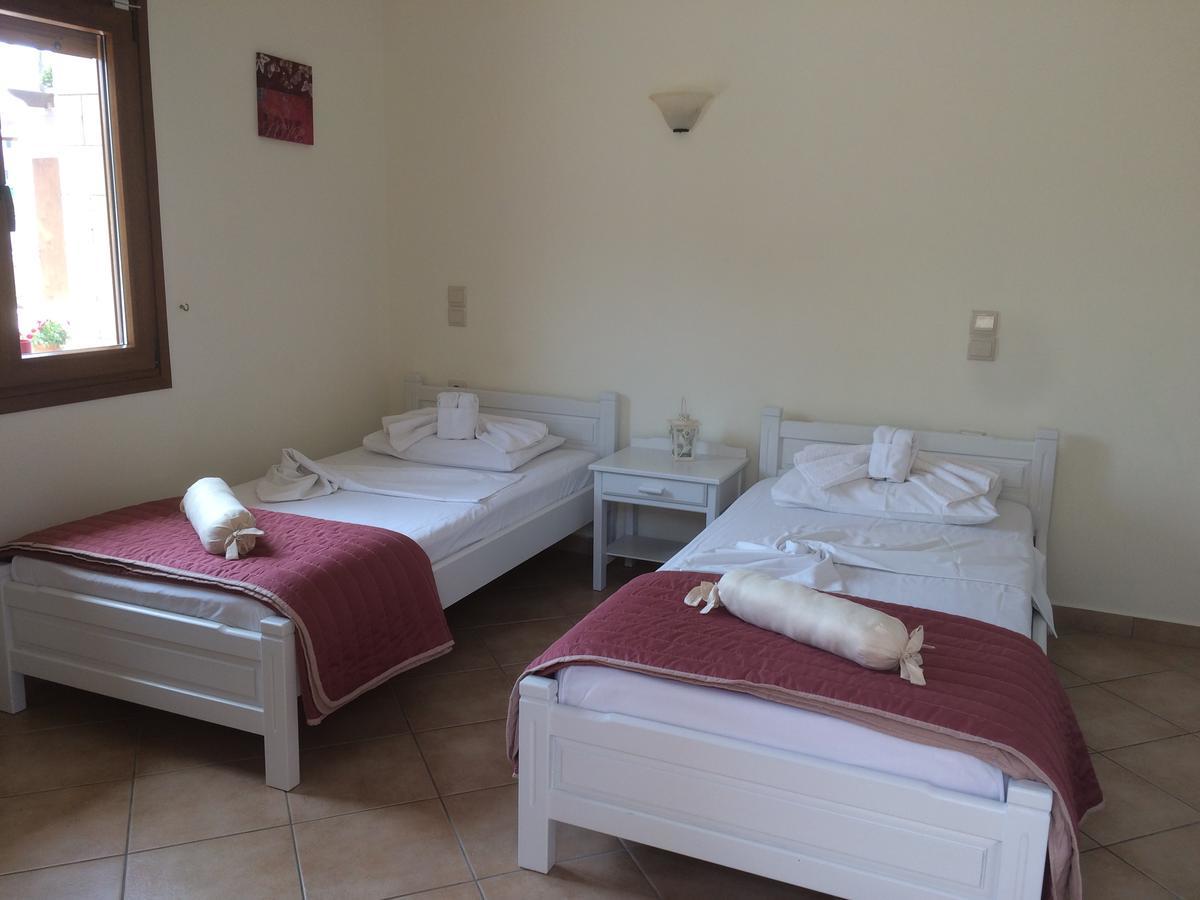 Molos Beach Rooms Kíssamos Eksteriør bilde