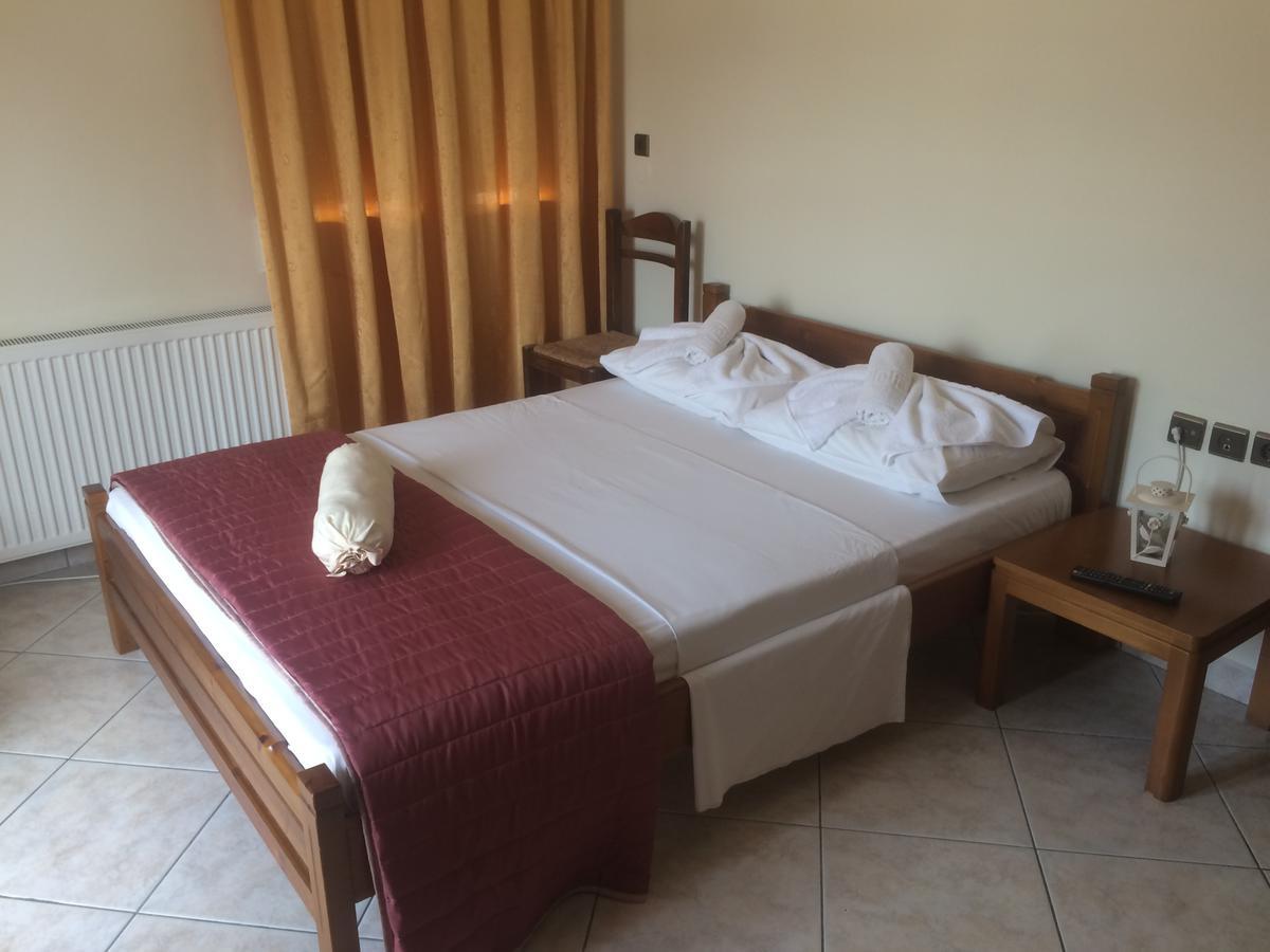 Molos Beach Rooms Kíssamos Eksteriør bilde
